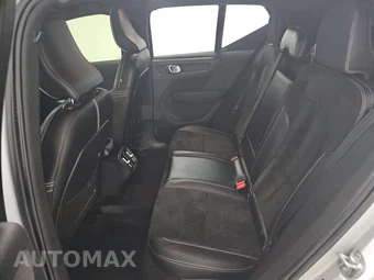 2022 Volvo XC40 T5 R-Design – miniatura 13