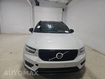 2022 Volvo XC40 T5 R-Design – miniatura 2
