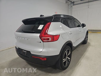 2022 Volvo XC40 T5 R-Design – miniatura 4