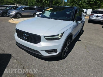 2022 Volvo XC40 T5 R-Design