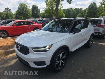 2022 Volvo XC40 T5 R-Design