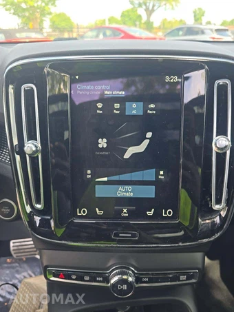 2022 Volvo XC40 T5 R-Design – miniatura 10