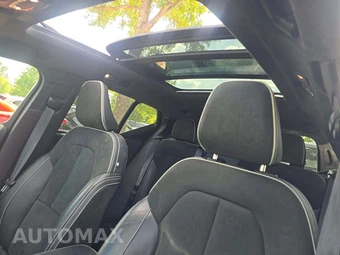 2022 Volvo XC40 T5 R-Design – miniatura 11