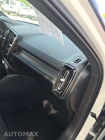 2022 Volvo XC40 T5 R-Design – miniatura 19