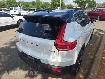 2022 Volvo XC40 T5 R-Design – miniatura 3