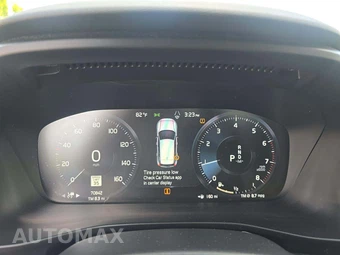 2022 Volvo XC40 T5 R-Design – miniatura 9