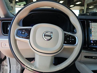 2022 Volvo XC60 B5 Inscription - miniatura 10