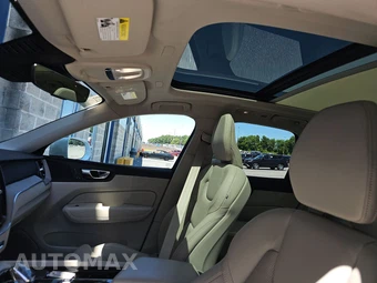 2022 Volvo XC60 B5 Inscription - miniatura 17