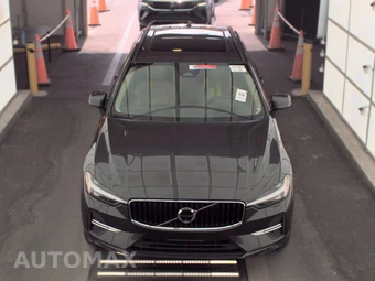 2022 Volvo XC60 B5 Momentum - miniatura 2