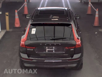 2022 Volvo XC60 B5 Momentum - miniatura 5