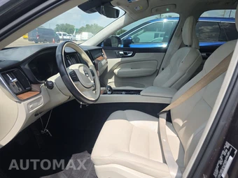 2022 Volvo XC60 B5 Momentum - miniatura 7