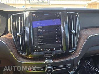 2022 Volvo XC60 B5 Momentum - miniatura 10