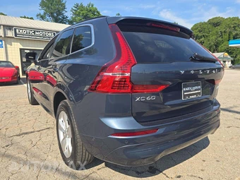 2022 Volvo XC60 B5 Momentum - miniatura 2