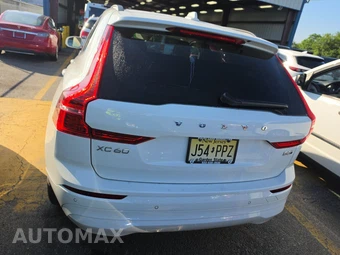 2022 Volvo XC60 B5 Momentum - miniatura 5