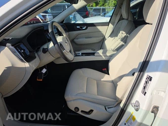 2022 Volvo XC60 B5 Momentum - miniatura 7
