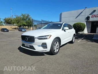 2022 Volvo XC60 B5 Momentum