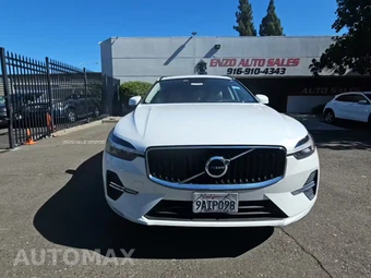 2022 Volvo XC60 B5 Momentum - miniatura 2