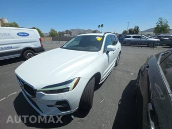 2022 Volvo XC60 B5 Momentum