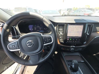2022 Volvo XC60 B5 Momentum – miniatura 11