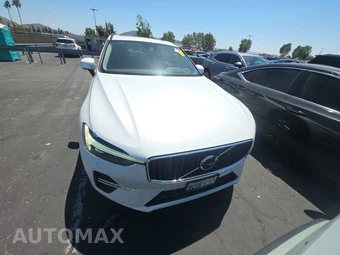 2022 Volvo XC60 B5 Momentum – miniatura 2