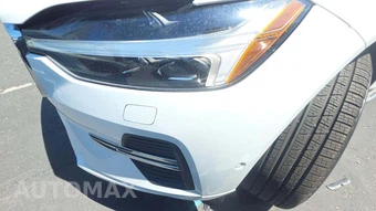 2022 Volvo XC60 B5 Momentum – miniatura 28