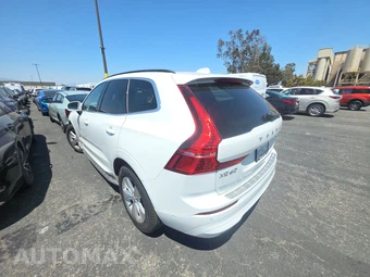 2022 Volvo XC60 B5 Momentum – miniatura 6
