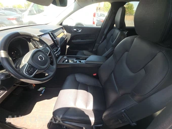 2022 Volvo XC60 B5 Momentum – miniatura 7