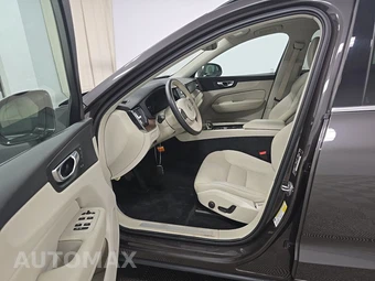 2022 Volvo XC60 B5 Momentum - miniatura 7