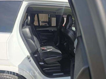 2022 Volvo XC90 T5 Momentum 7-Passenger - miniatura 18