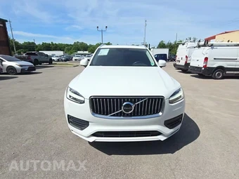 2022 Volvo XC90 T5 Momentum 7-Passenger - miniatura 2