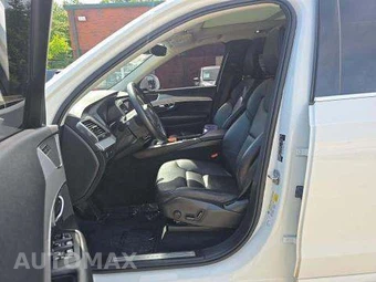 2022 Volvo XC90 T5 Momentum 7-Passenger - miniatura 7