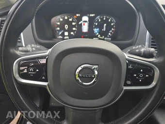 2022 Volvo XC90 T5 Momentum 7-Passenger - miniatura 10