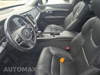 2022 Volvo XC90 T5 Momentum 7-Passenger - miniatura 7