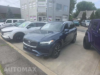 2022 Volvo XC90 T6 Momentum 6-Passenger