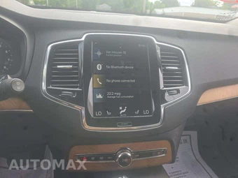 2022 Volvo XC90 T6 Momentum 6-Passenger - miniatura 10