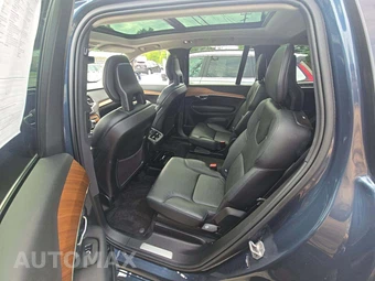 2022 Volvo XC90 T6 Momentum 6-Passenger - miniatura 13