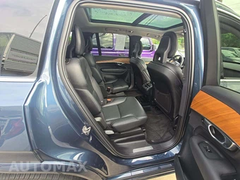 2022 Volvo XC90 T6 Momentum 6-Passenger - miniatura 17