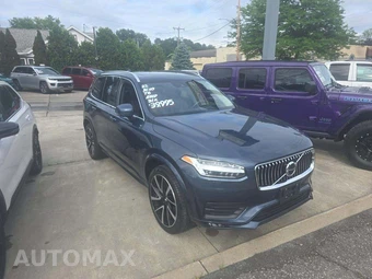 2022 Volvo XC90 T6 Momentum 6-Passenger - miniatura 4