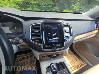 2022 Volvo XC90 T6 Momentum 6-Passenger - miniatura 10