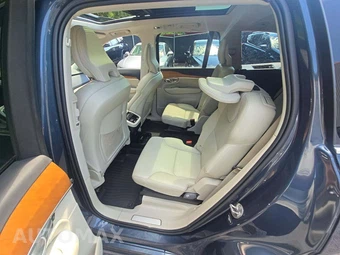 2022 Volvo XC90 T6 Momentum 6-Passenger - miniatura 13