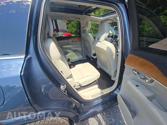 2022 Volvo XC90 T6 Momentum 6-Passenger - miniatura 17
