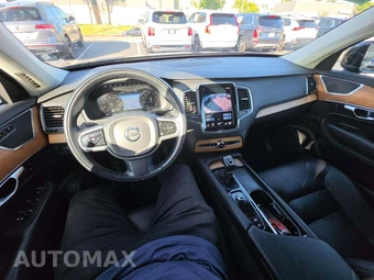 2022 Volvo XC90 T6 Momentum 7-Passenger - miniatura 10