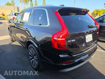 2022 Volvo XC90 T6 Momentum 7-Passenger - miniatura 2