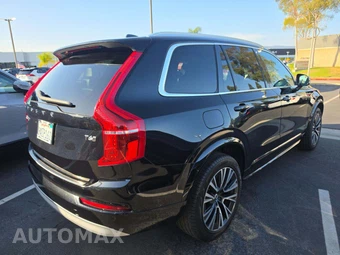 2022 Volvo XC90 T6 Momentum 7-Passenger - miniatura 3