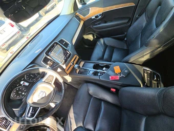 2022 Volvo XC90 T6 Momentum 7-Passenger - miniatura 8