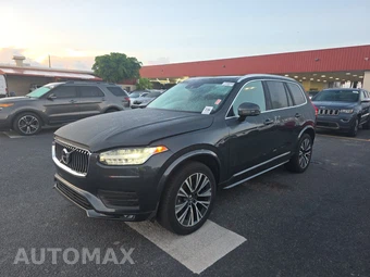 2022 Volvo XC90 T6 Momentum 7-Passenger