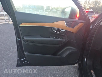 2022 Volvo XC90 T6 Momentum 7-Passenger - miniatura 9