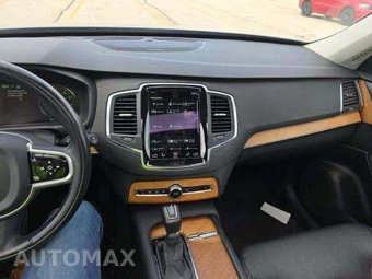 2022 Volvo XC90 T6 Momentum 7-Passenger - miniatura 11