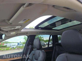 2022 Volvo XC90 T6 Momentum 7-Passenger - miniatura 12