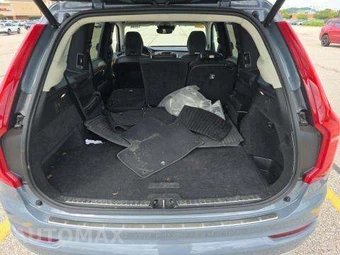 2022 Volvo XC90 T6 Momentum 7-Passenger - miniatura 16
